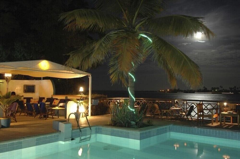 Hotel De La Poste Saint-Louis Dış mekan fotoğraf